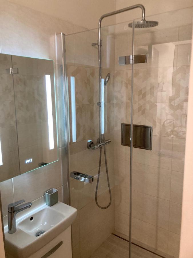 Apartment Jana Masaryka Прага Екстер'єр фото