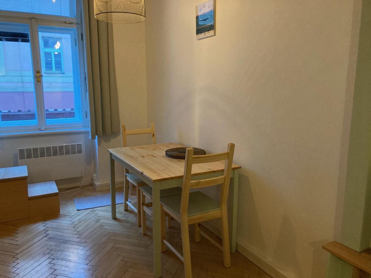 Apartment Jana Masaryka Прага Екстер'єр фото